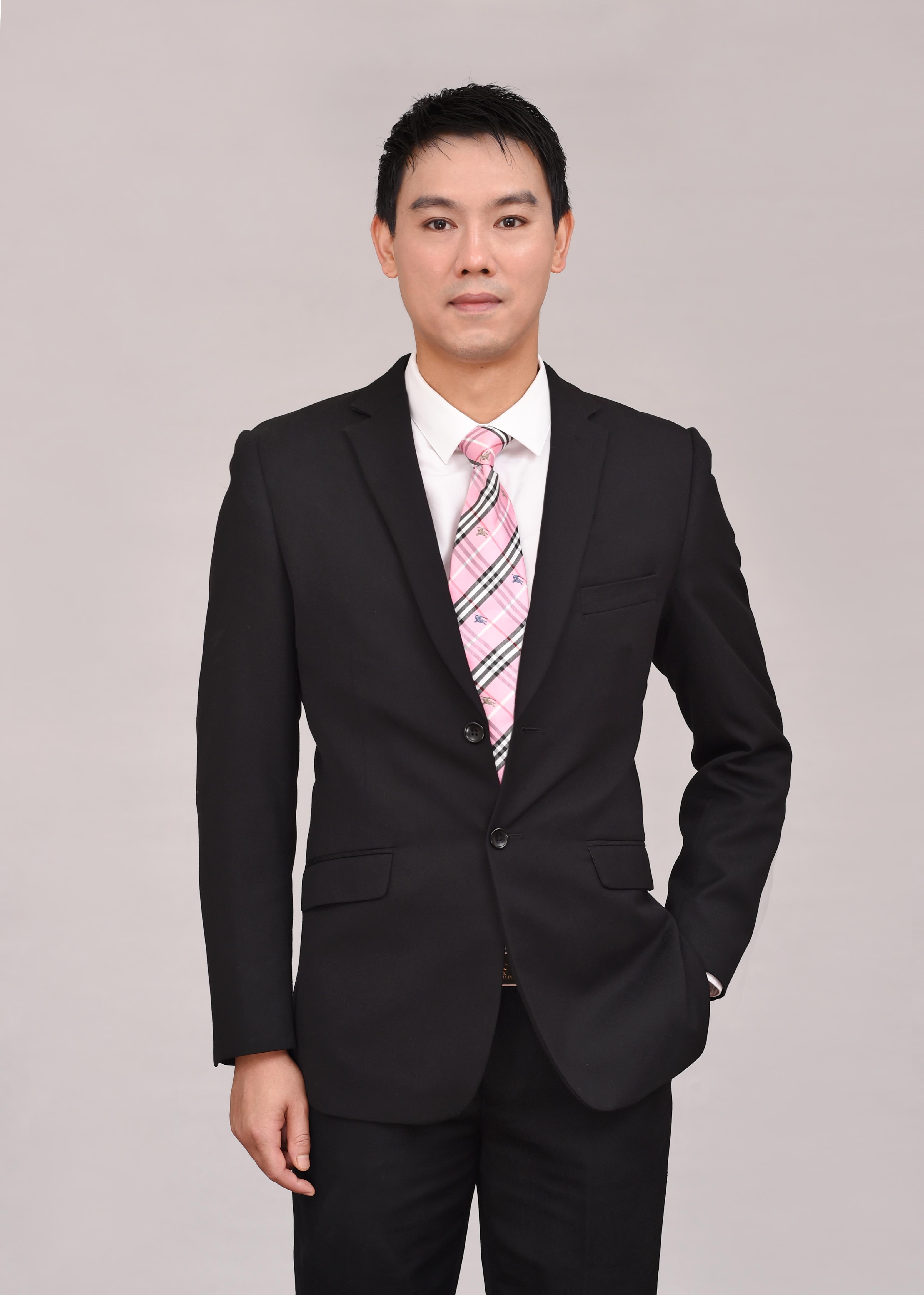 杨荣鑑 视觉与舞美负责人